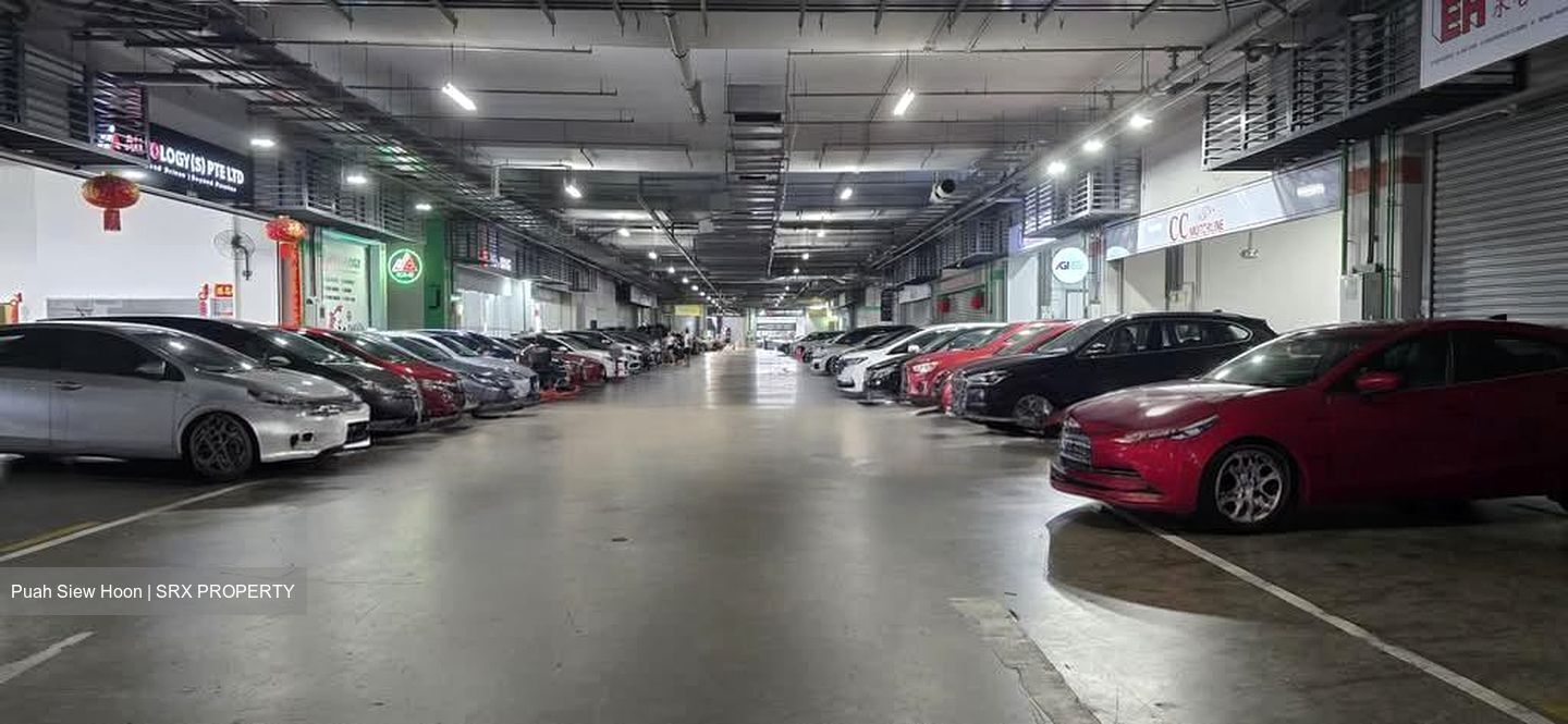 Carros Centre (D25), Factory #564003821